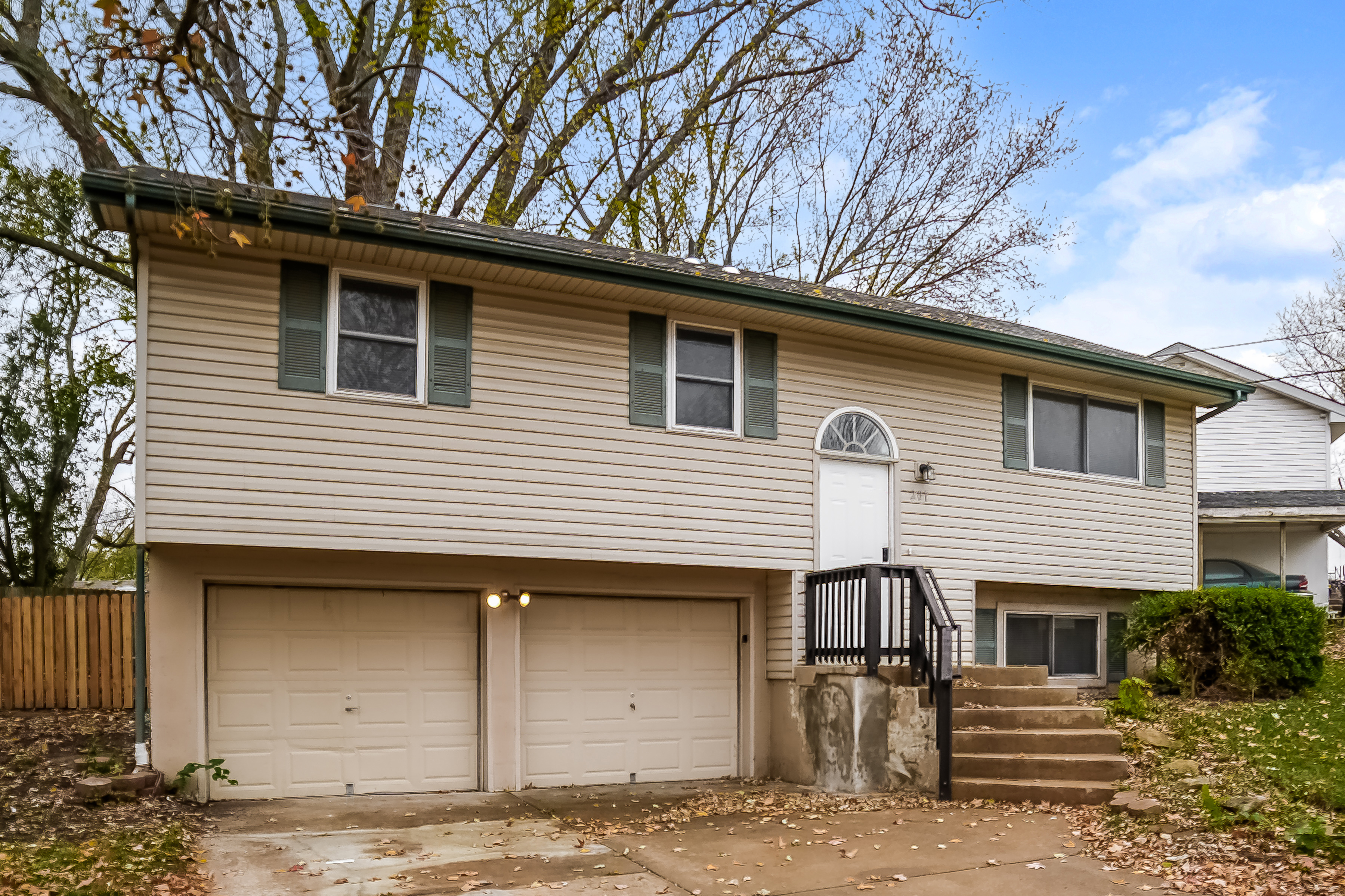 201 McClellan Dr Liberty, MO 64068